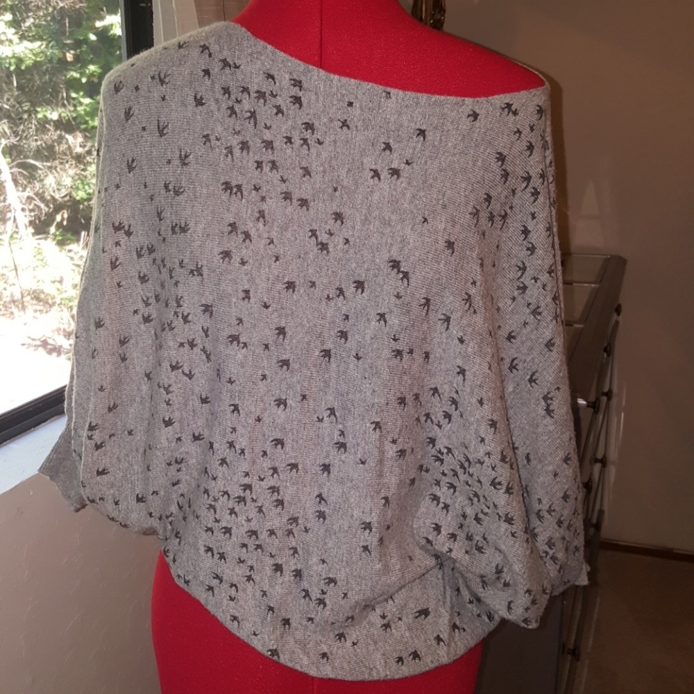 Jane Norman gray top size Small